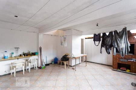 Casa à venda com 250m², 5 quartos e 2 vagas Casa à venda com 250m², 5 quartos e 2 vagasQuintal