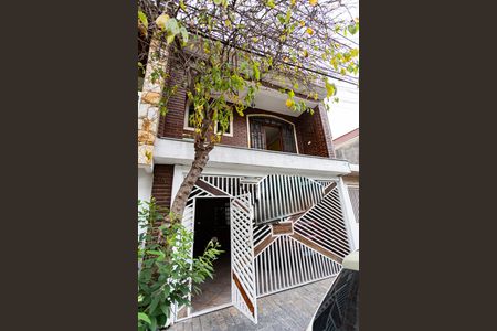 Casa à venda com 250m², 5 quartos e 2 vagas Casa à venda com 250m², 5 quartos e 2 vagasFachada