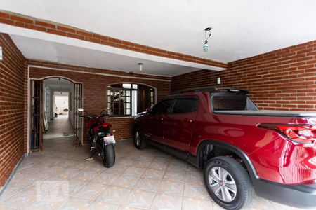 Casa à venda com 250m², 5 quartos e 2 vagas Casa à venda com 250m², 5 quartos e 2 vagasGaragem