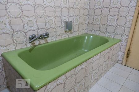 Casa à venda com 315m², 3 quartos e 2 vagas Casa à venda com 315m², 3 quartos e 2 vagasBanheiro