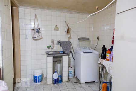 Casa à venda com 315m², 3 quartos e 2 vagas Casa à venda com 315m², 3 quartos e 2 vagasÁrea de Serviço