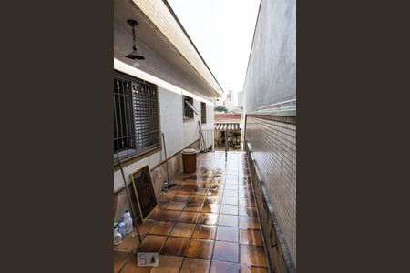 Casa à venda com 315m², 3 quartos e 2 vagas Casa à venda com 315m², 3 quartos e 2 vagasCorredor Lateral