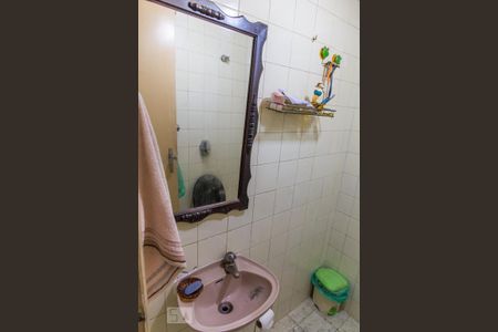Casa à venda com 315m², 3 quartos e 2 vagas Casa à venda com 315m², 3 quartos e 2 vagasBanheiro da Área de Serviço