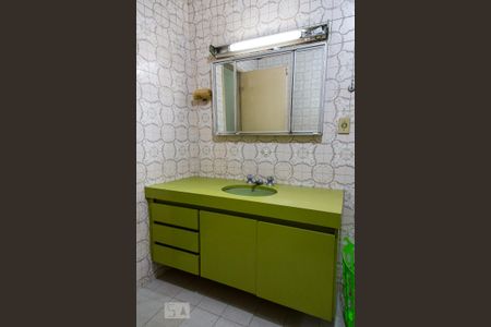 Casa à venda com 315m², 3 quartos e 2 vagas Casa à venda com 315m², 3 quartos e 2 vagasBanheiro