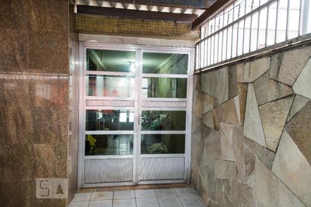 Casa à venda com 315m², 3 quartos e 2 vagas Casa à venda com 315m², 3 quartos e 2 vagasEntrada / Garagem