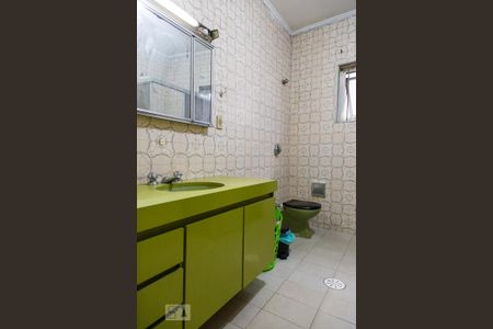 Casa à venda com 315m², 3 quartos e 2 vagas Casa à venda com 315m², 3 quartos e 2 vagasBanheiro