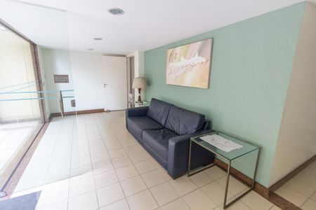 Apartamento à venda com 110m², 3 quartos e 2 vagasHall
