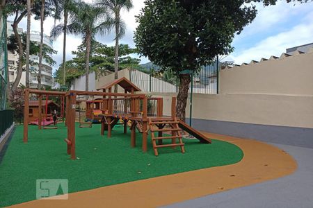 Apartamento à venda com 110m², 3 quartos e 2 vagas Apartamento à venda com 110m², 3 quartos e 2 vagasÁrea Comum - Playground