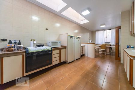 Casa à venda com 500m², 4 quartos e 3 vagas Casa à venda com 500m², 4 quartos e 3 vagasCozinha