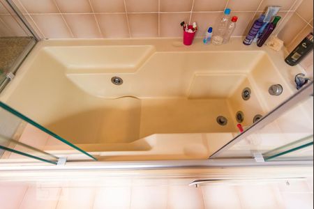 Casa à venda com 500m², 4 quartos e 3 vagas Casa à venda com 500m², 4 quartos e 3 vagasBanheira