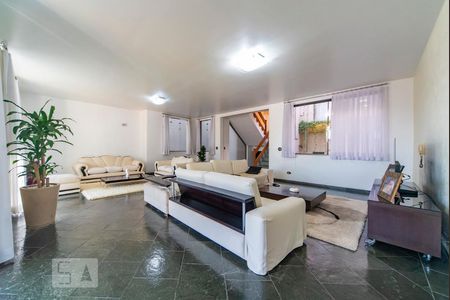 Casa à venda com 500m², 4 quartos e 3 vagas Casa à venda com 500m², 4 quartos e 3 vagasSala 2