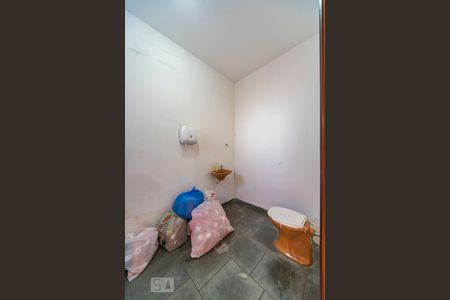 Casa à venda com 500m², 4 quartos e 3 vagas Casa à venda com 500m², 4 quartos e 3 vagasBanheiro da Garagem