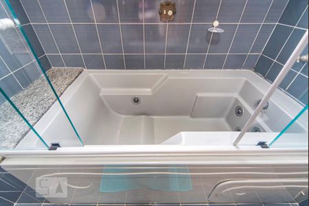 Casa à venda com 500m², 4 quartos e 3 vagas Casa à venda com 500m², 4 quartos e 3 vagasBanheira