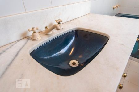 Casa à venda com 500m², 4 quartos e 3 vagas Casa à venda com 500m², 4 quartos e 3 vagasPia