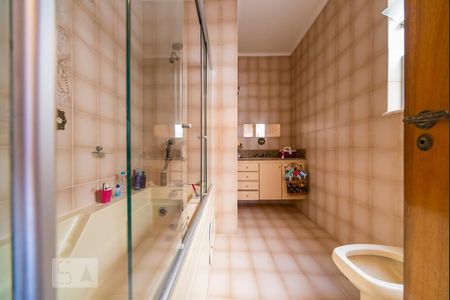 Casa à venda com 500m², 4 quartos e 3 vagas Casa à venda com 500m², 4 quartos e 3 vagasBanheiro do Quarto 2