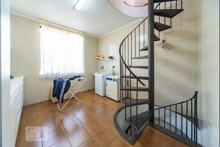 Casa à venda com 500m², 4 quartos e 3 vagas Casa à venda com 500m², 4 quartos e 3 vagasÁrea de Serviço