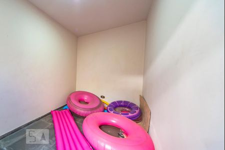 Casa à venda com 500m², 4 quartos e 3 vagas Casa à venda com 500m², 4 quartos e 3 vagasVestiário 1