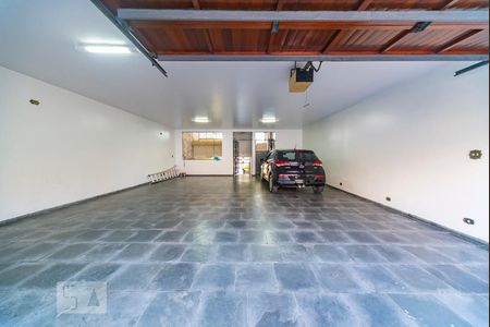 Casa à venda com 500m², 4 quartos e 3 vagas Casa à venda com 500m², 4 quartos e 3 vagasGaragem