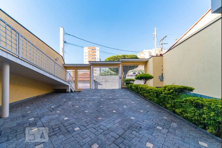 Casa à venda com 500m², 4 quartos e 3 vagas Casa à venda com 500m², 4 quartos e 3 vagasEntrada