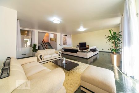 Casa à venda com 500m², 4 quartos e 3 vagas Casa à venda com 500m², 4 quartos e 3 vagasSala 2