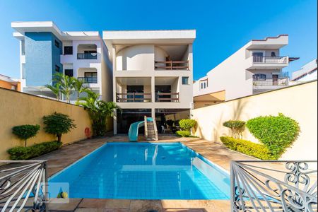 Casa à venda com 500m², 4 quartos e 3 vagas Casa à venda com 500m², 4 quartos e 3 vagasPiscina