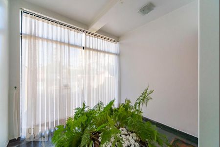 Casa à venda com 500m², 4 quartos e 3 vagas Casa à venda com 500m², 4 quartos e 3 vagasHall de Entrada