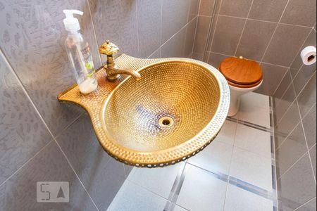 Casa à venda com 500m², 4 quartos e 3 vagas Casa à venda com 500m², 4 quartos e 3 vagasPia