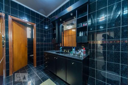 Casa à venda com 500m², 4 quartos e 3 vagas Casa à venda com 500m², 4 quartos e 3 vagasBanheiro do Quarto 1