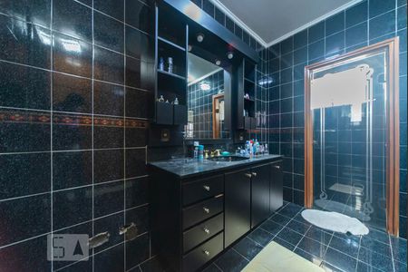 Casa à venda com 500m², 4 quartos e 3 vagas Casa à venda com 500m², 4 quartos e 3 vagasBanheiro do Quarto 1