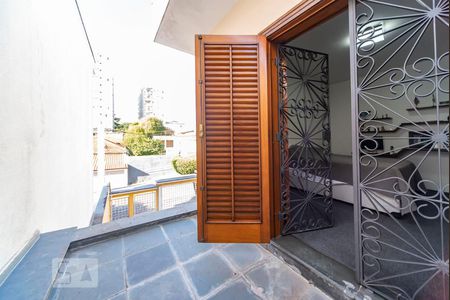 Casa à venda com 500m², 4 quartos e 3 vagas Casa à venda com 500m², 4 quartos e 3 vagasVaranda do Quarto 4