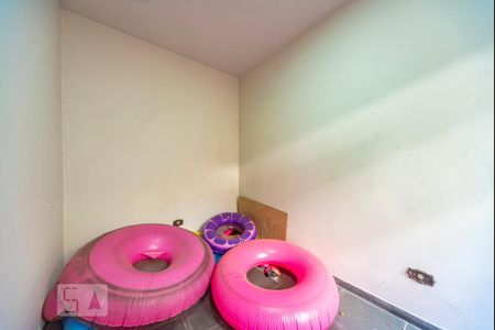 Casa à venda com 500m², 4 quartos e 3 vagas Casa à venda com 500m², 4 quartos e 3 vagasVestiário 1