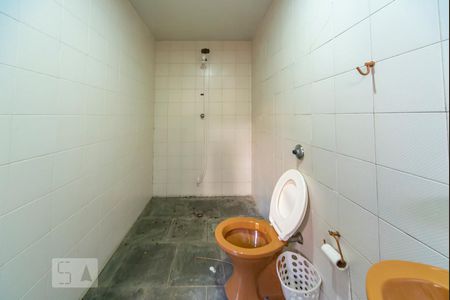 Casa à venda com 500m², 4 quartos e 3 vagas Casa à venda com 500m², 4 quartos e 3 vagasBanheiro do Vestiário 1