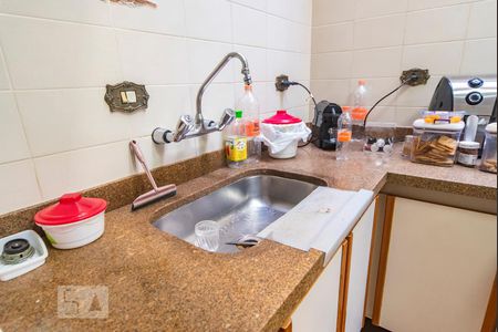 Casa à venda com 500m², 4 quartos e 3 vagas Casa à venda com 500m², 4 quartos e 3 vagasPia