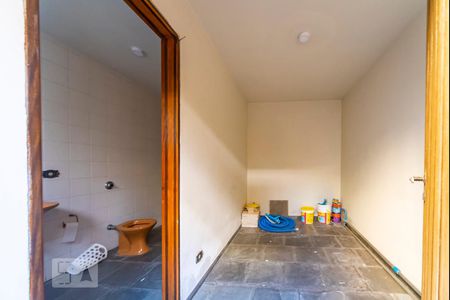 Casa à venda com 500m², 4 quartos e 3 vagas Casa à venda com 500m², 4 quartos e 3 vagasVestário 2