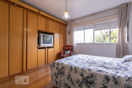 Suíte de apartamento à venda com 3 quartos, 120m² em Vila Ipiranga, Porto Alegre