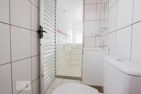 Banheiro de kitnet/studio para alugar com 1 quarto, 40m² em Cidade Intercap, Taboão da Serra