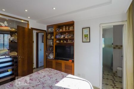 Apartamento à venda com 210m², 4 quartos e 2 vagasQuarto 1 -  suite piso inferior