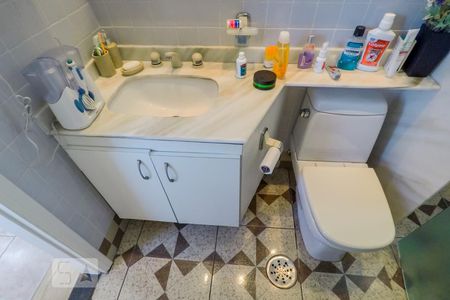 Apartamento à venda com 210m², 4 quartos e 2 vagasQuarto 1 -  suite piso inferior