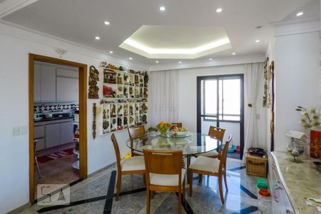 Sala de apartamento à venda com 4 quartos, 250m² em Vila Gumercindo, São Paulo
