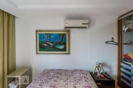 Apartamento à venda com 210m², 4 quartos e 2 vagasQuarto 1 -  suite piso inferior
