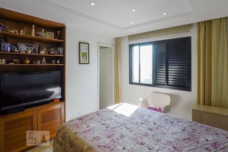 Apartamento à venda com 210m², 4 quartos e 2 vagasQuarto 1 -  suite piso inferior