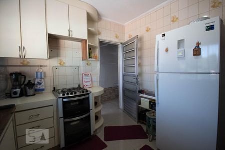 Casa à venda com 150m², 5 quartos e 2 vagas Casa à venda com 150m², 5 quartos e 2 vagasCozinha