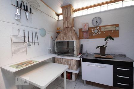 Casa à venda com 150m², 5 quartos e 2 vagas Casa à venda com 150m², 5 quartos e 2 vagasChurrasqueira