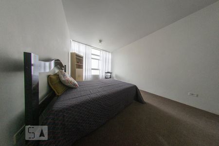 Quarto de kitnet/studio para alugar com 1 quarto, 40m² em Centro, Curitiba