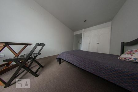 Quarto de kitnet/studio para alugar com 1 quarto, 40m² em Centro, Curitiba