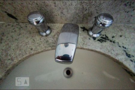 Apartamento à venda com 150m², 4 quartos e 3 vagas Apartamento à venda com 150m², 4 quartos e 3 vagasBanheiro da Suíte 1