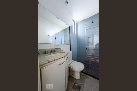 Apartamento à venda com 150m², 4 quartos e 3 vagas Apartamento à venda com 150m², 4 quartos e 3 vagasBanheiro da Suíte 1