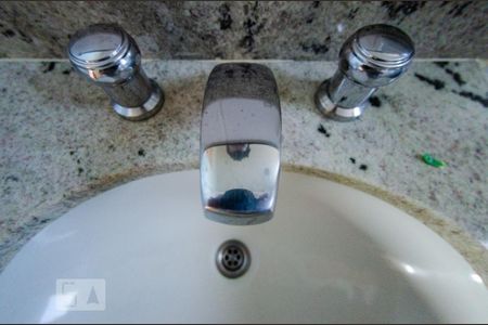 Apartamento à venda com 150m², 4 quartos e 3 vagas Apartamento à venda com 150m², 4 quartos e 3 vagasBanheiro Social