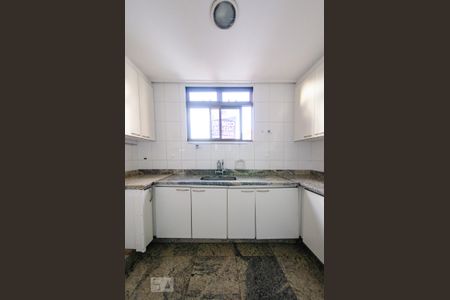 Apartamento à venda com 150m², 4 quartos e 3 vagas Apartamento à venda com 150m², 4 quartos e 3 vagasCozinha