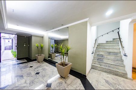 Apartamento à venda com 150m², 4 quartos e 3 vagas Apartamento à venda com 150m², 4 quartos e 3 vagasHall de Entrada